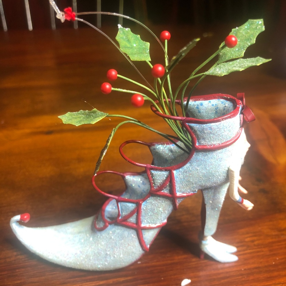 Christmas Kringles Blue Shoe Girl with Box